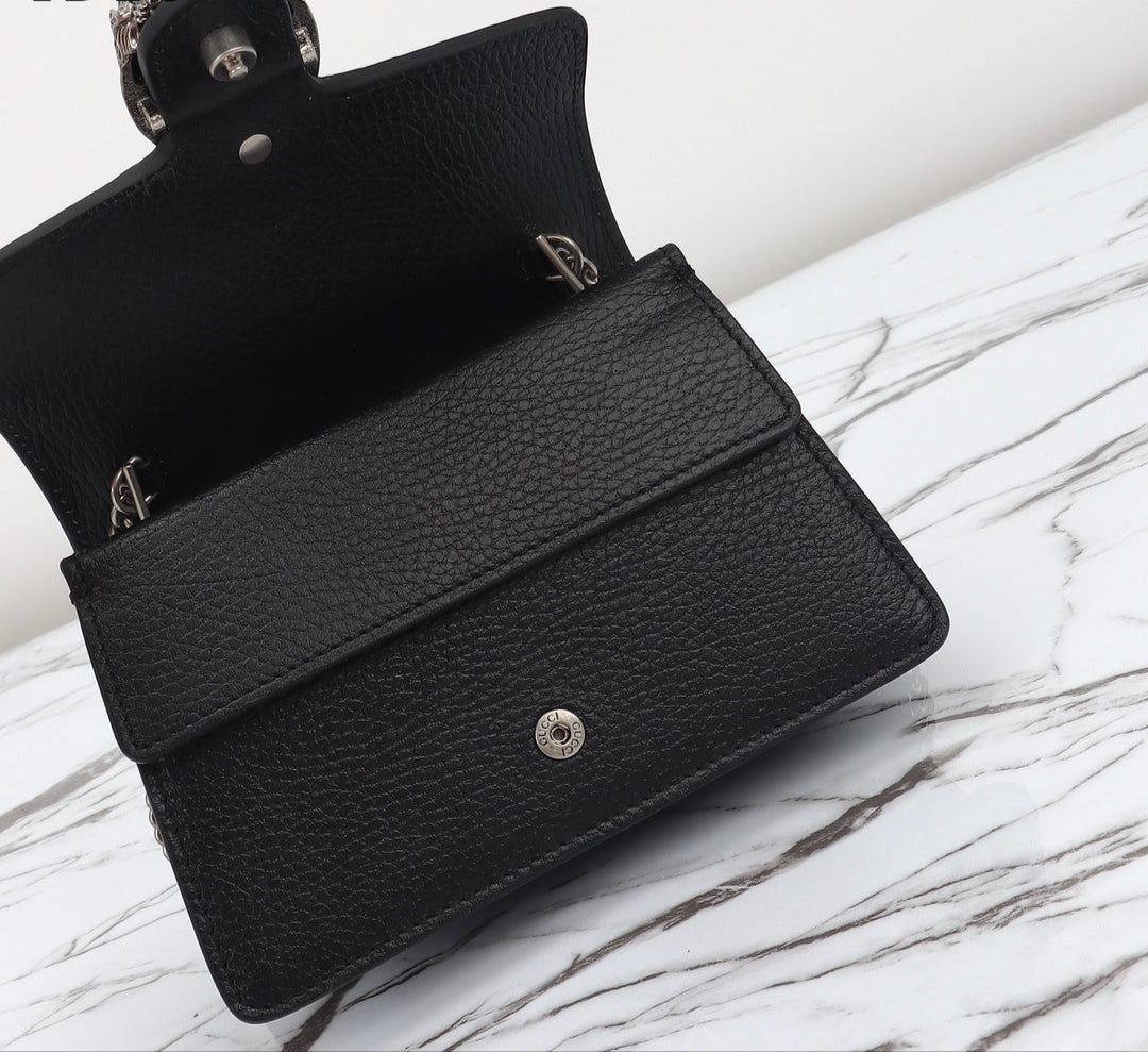 Gucci Dionysus Mini en Cuero Negro y Cristales – Lujo Artesanal y Brillo Sofisticado