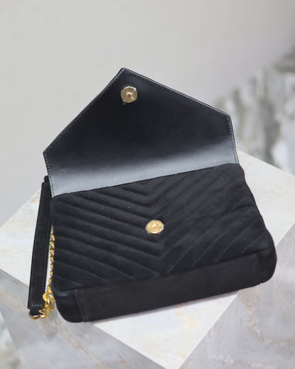 Bolso Saint Laurent College Monogram – Glamour en Negro con Toques Dorados
