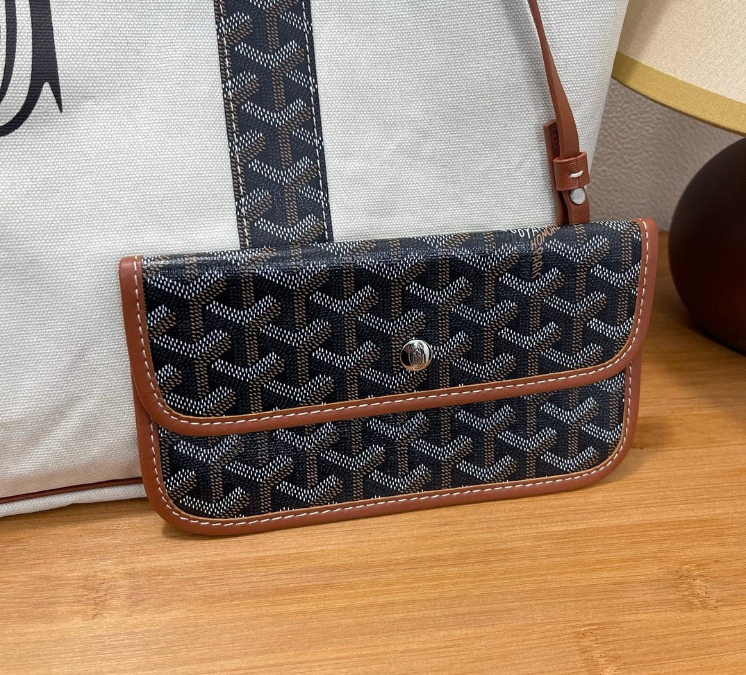 Goyard Saint Louis Tote Bag Blanca con Monograma – Espacio, Estilo y Exclusividad