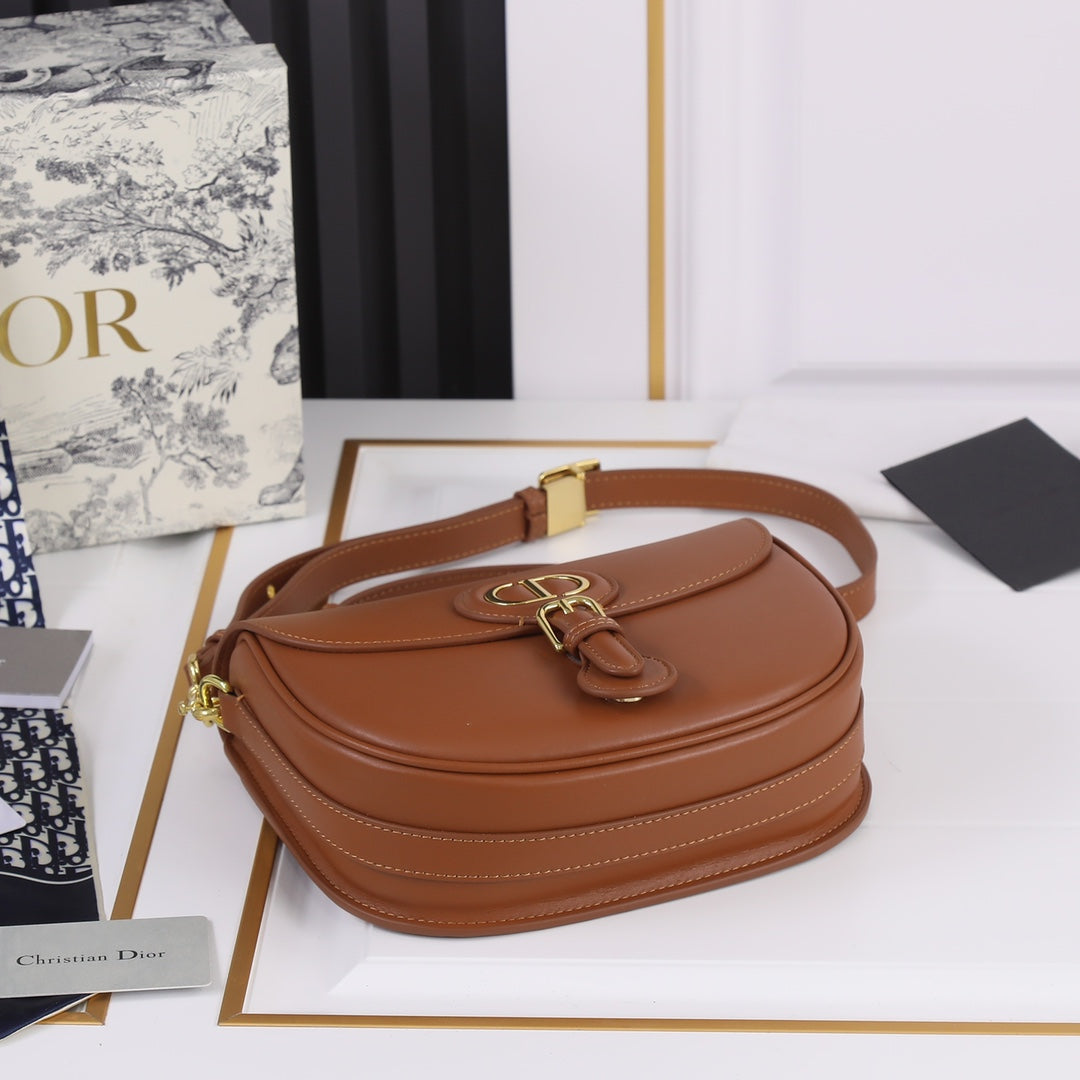 Dior Bobby Bag Small Color Marrón | Elegante y Moderno