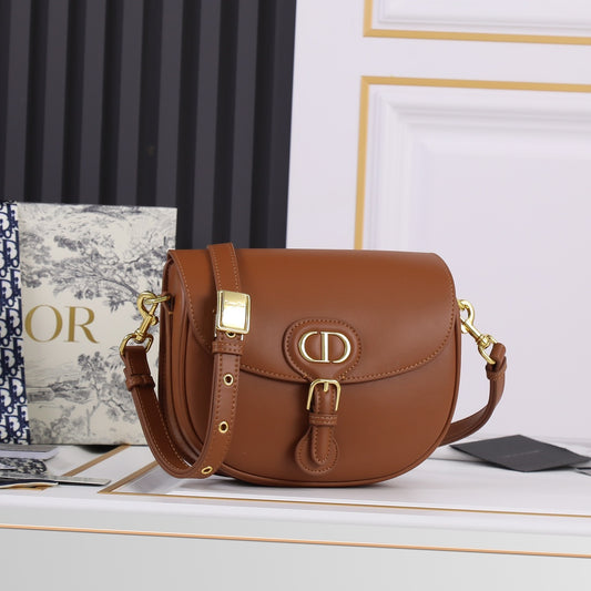 Dior Bobby Bag Small Color Marrón | Elegante y Moderno
