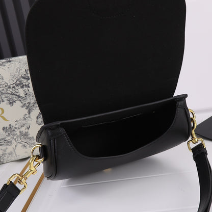 Dior Bobby Bag Small Color Negro | Elegante y Moderno
