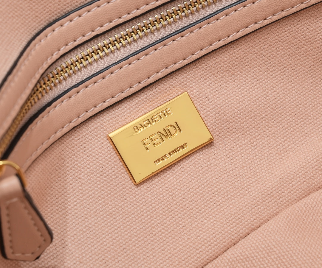 Fendi Baguette Clasico Color Rosado Suave | Elegante y Clásico