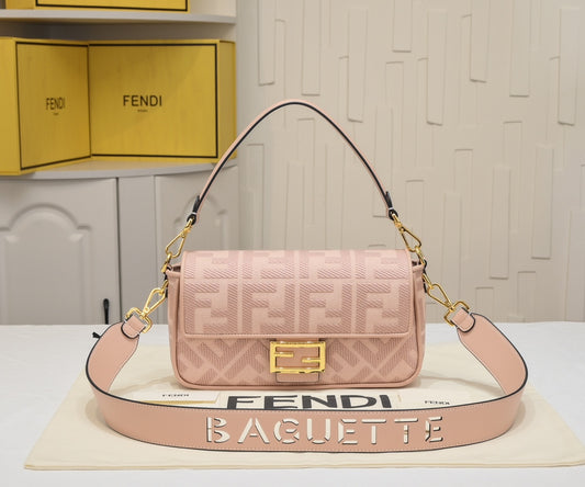 Fendi Baguette Clasico Color Rosado Suave | Elegante y Clásico