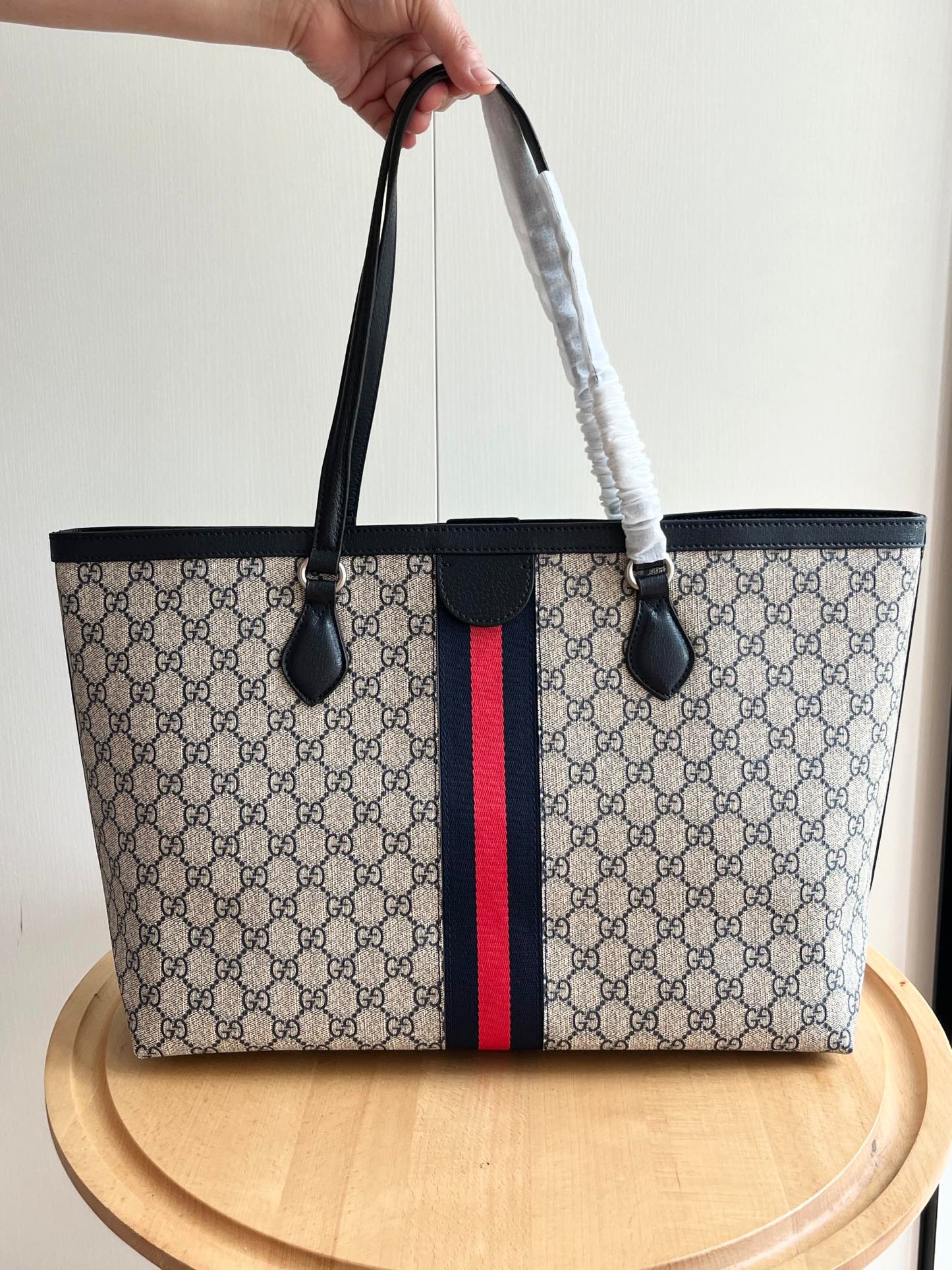 GUCCI GG Supreme Ophidia Shopping Tote color Azul | Estilo Clásico y Toques Modernos