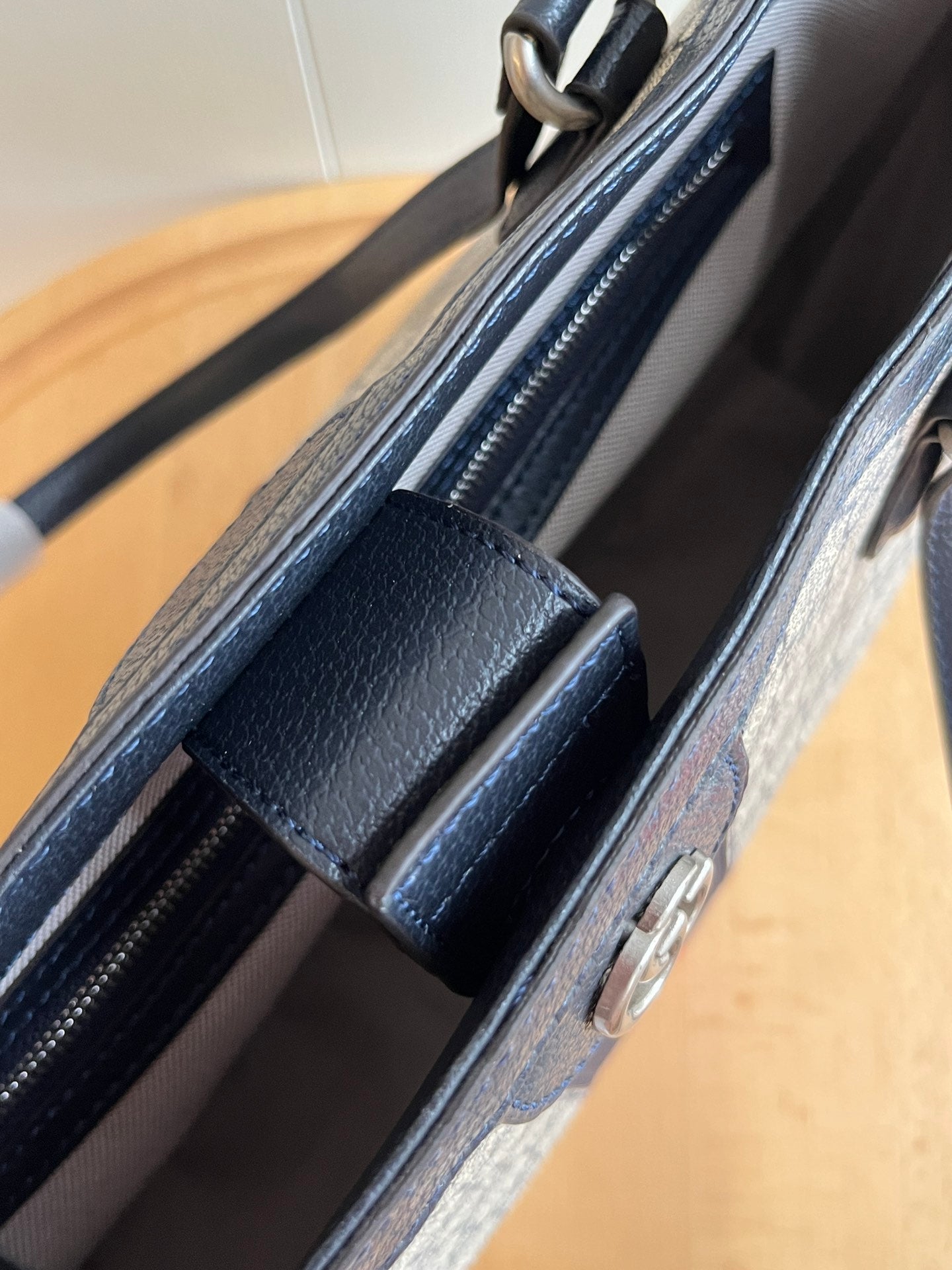 GUCCI GG Supreme Ophidia Shopping Tote color Azul | Estilo Clásico y Toques Modernos