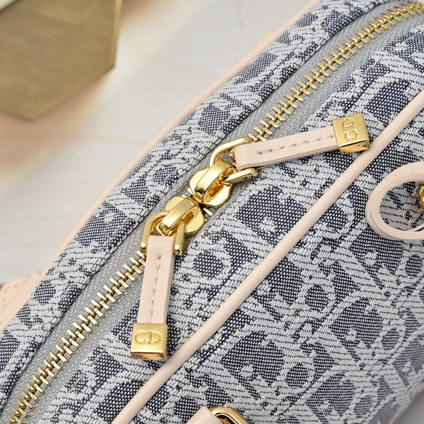 Dior D-Vibe Bowling Bag Small Color Oblique Azul Grisáceo | Deportivo y Elegante