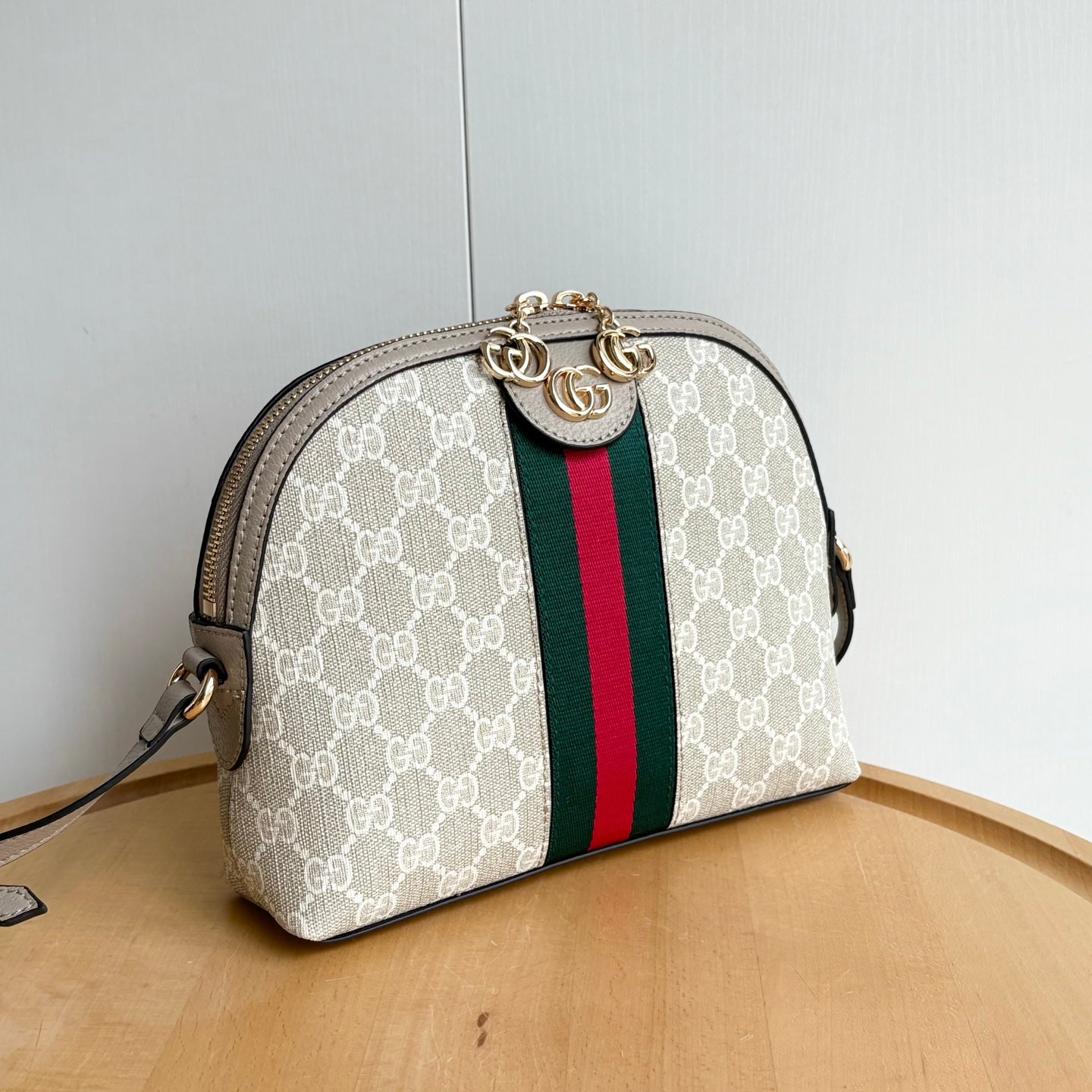 GUCCI GG Ophidia Estilo Dome Shoulder Bag Beige | Diseño Compacto y Elegante