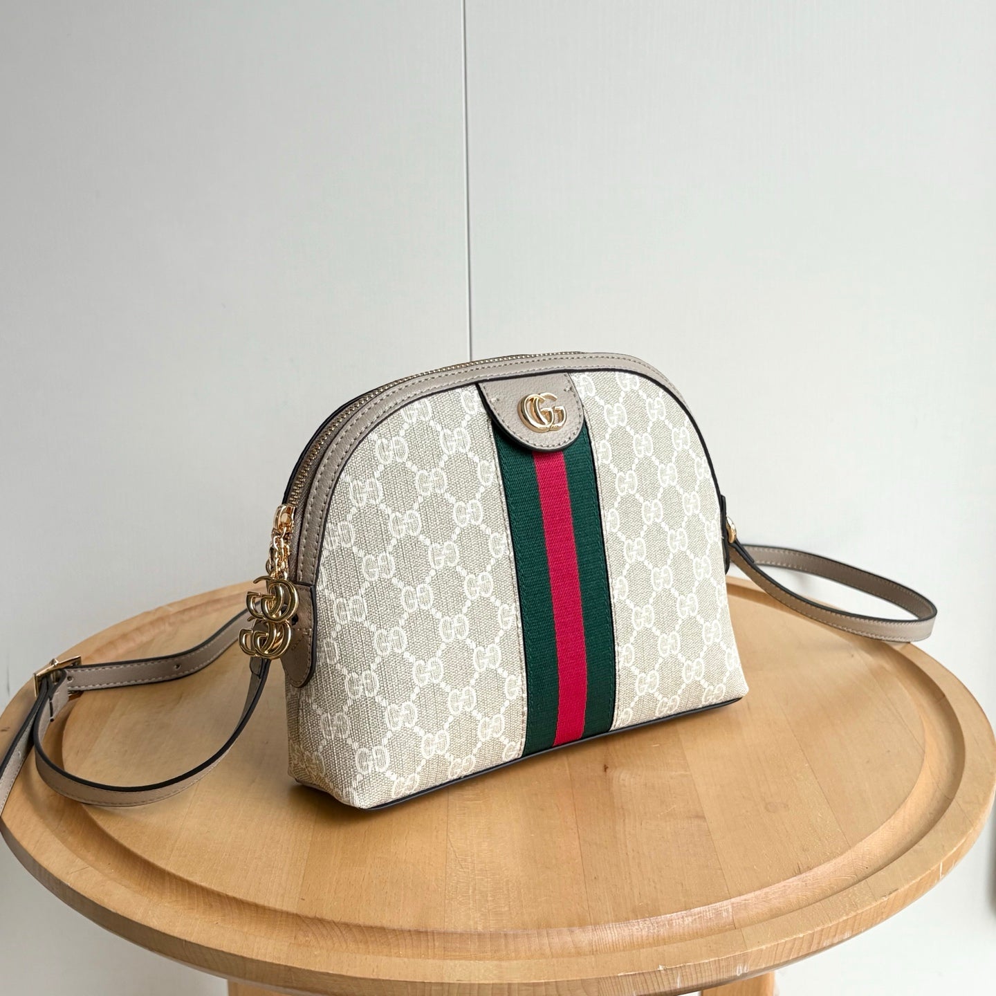 GUCCI GG Ophidia Estilo Dome Shoulder Bag Beige | Diseño Compacto y Elegante